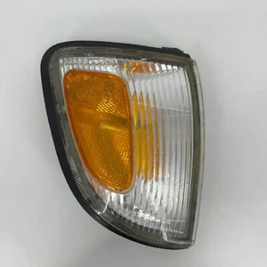 97-00 OEM Toyota Tacoma 2WD Passenger R Right Parking Side Marker Light Lamp - Picture 1 of 6