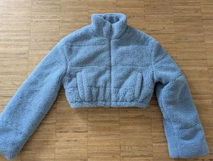 Coole Cropped Jacke von Bershka, Gr. M, blau, Plüsch, Mädchen, Teen - Bild 1 von 4