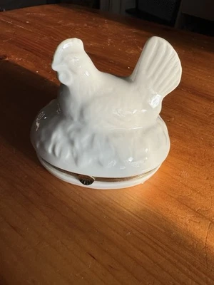 Caja de baratijas de pollo de The Haldon Group Japón Foto 1 de 4