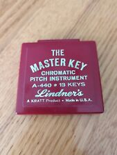 Vintage THE MASTER KEY Chromatic Pitch Instrument, A-440, 13 Keys  WM Kratt Co