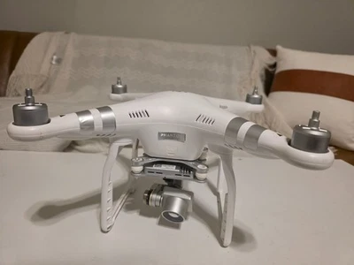 DJI PHANTOM 3 III ADVANCED DRONE - Imagem 1 de 4
