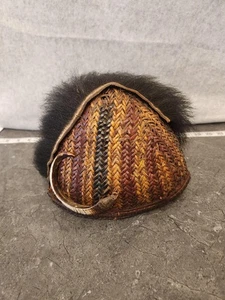Raro Casco de Guerrero Naga Tocado Piel de Jabalí Colmillo Artefacto Tribal De Colección - Imagen 1 de 10