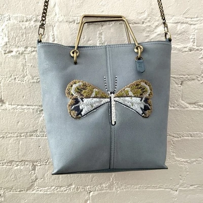 Elle Jae Gypset Tote Vegan Leather Shearling Dragonfly Patch Chain Strap Blue - Image 1 of 4