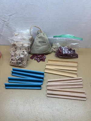 Lote a granel de azulejos de scrabble de casi 2 libras letras de madera arte artesanía diseño y soportes Foto 1 de 4