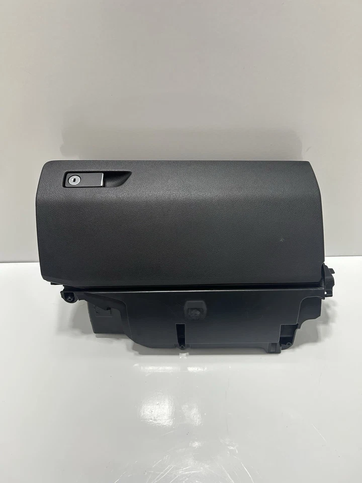 10-13 Mercedes E350 E550 W207 Cupé Salpicadero Guantera Compartimento Negro OEM Foto 1 de 4