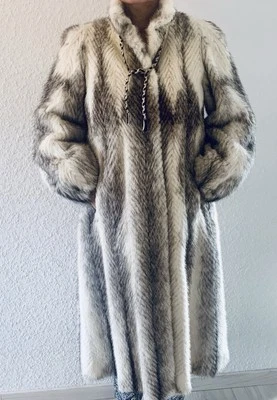 langer  Pelz Mantel Black-Cross Nerzmantel 40 klassischer Schnitt Wintermantel - Bild 1 von 4