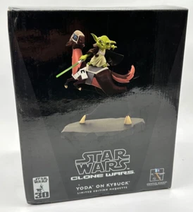 Nuovissimo Gentle Giant Star Wars Clone Wars Yoda su Kybuck Maquette 331/3500 - Foto 1 di 8