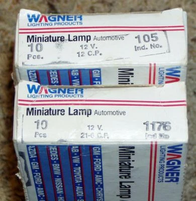 Lote de 20 bombillas automotrices vintage Wagner lámpara miniatura 10 cada una P/N 1176 y 105 Foto 1 de 4
