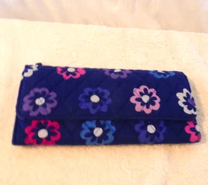 Vera Bradley Folding Wallet with Magnetic Closure Zip Pocket Ellie Flowers - Picture 1 of 5