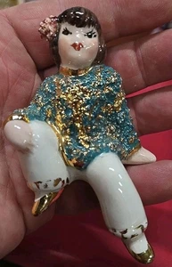 Vintage Majolika Porzellan Figur Dame sitzend Japan 4,75 Zoll - Bild 1 von 2