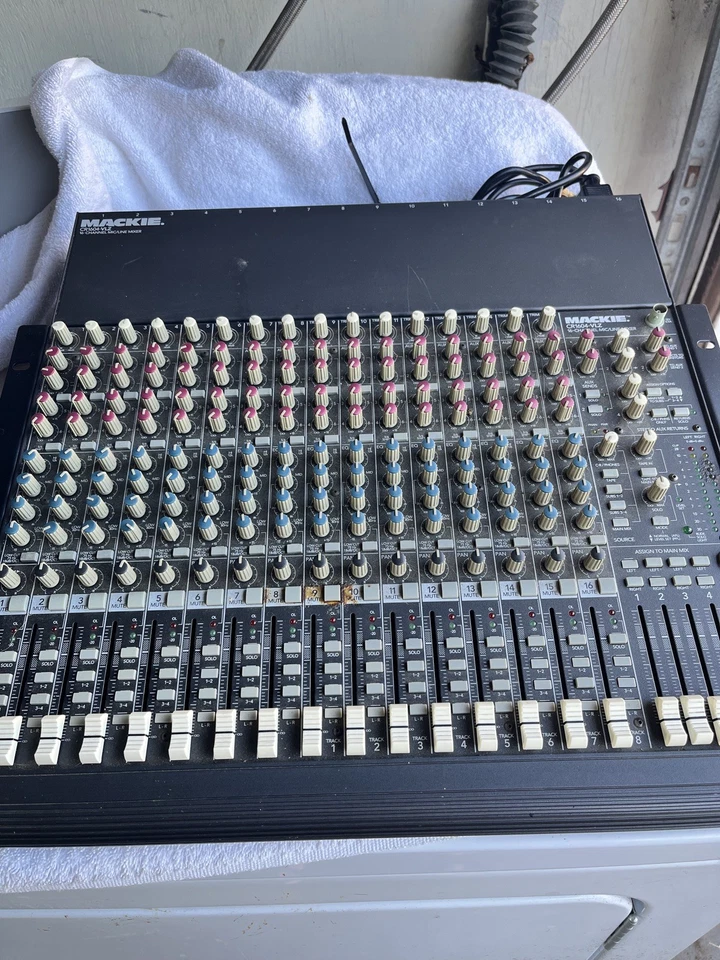 Mackie CR1604-VLZ, 16-Channel MIC/LINE Mixer LOCAL PICKUP ONLY - Image 1 of 1