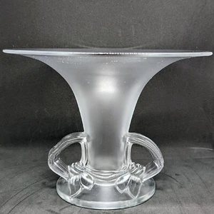 Imperial Cathay Frosted Crystal Ku Ribbon Vase Signed Virginia B. Evans - Picture 1 of 12