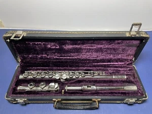 Yamaha YFL-22 Nickel Silver Flute Japan #804155 with Hard Case - GREAT! - Picture 1 of 10