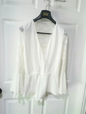 白色蕾丝 V 领弹性腰短连身裤小号长袖 — 第 1/4 张图片