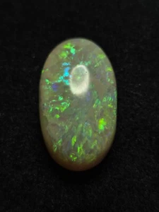 16.5 ct opal, light grey crystal - Picture 1 of 5