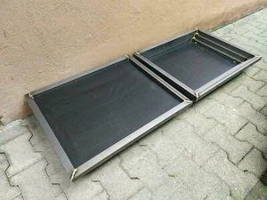 2 Bühnenpodeste aus Metall - Bild 1 von 3