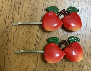 VINTAGE APPLE FRUIT BOBBY PINS HAIR PINS BARRETTES - Photo 1/2