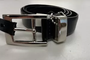 Cinturón de vestir George de cuero negro para hombre con hebilla plateada - Imagen 1 de 7