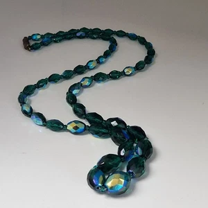 Vintage Green Glass Necklace Graduated Carnival Aurora Borealis 60cm Long - Picture 1 of 12
