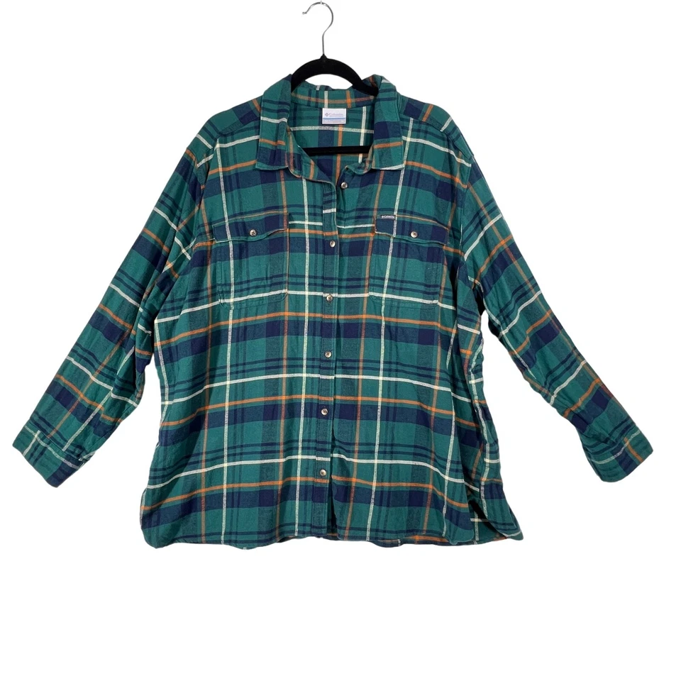 Top delantero con botones Columbia para mujer talla grande 3X lengüeta enrollable de franela a cuadros verde  Foto 1 de 4