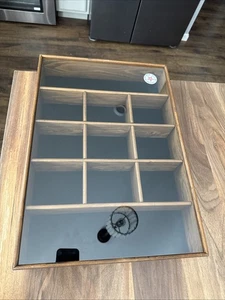 Vintage Tannery Lane Trinket Curio Glass Co legno miniatura parete frontale 20" x 14 - Foto 1 di 10