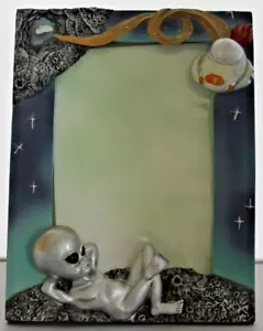Alien/ UFO Free Standing Photo Frame - Picture 1 of 6