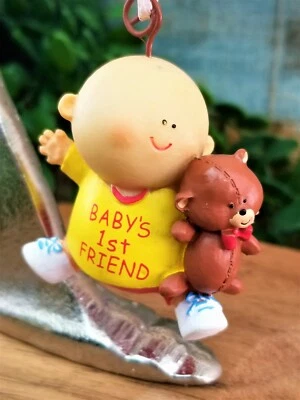 De Colección Departamento 56 Bebés 1er AMIGO Adorno Recortadora Tesoros Navidad Colgante Foto 1 de 4