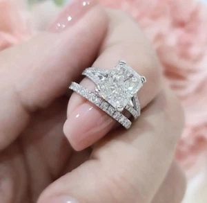 Conjunto de anillo de boda de moissanita VVS1 corte radiante de 5,65 quilates enchapado en oro blanco de 14 quilates - Imagen 1 de 15