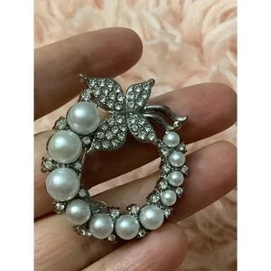 🦋🦋🦋🦋New betseyville by betsey brooch 🦋🦋🦋 - Picture 1 of 6