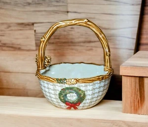 ST. NICHOLAS SQUARE Ceramic Basket Christmas Wreath Pine Cones SNOW VALLEY Decor - Picture 1 of 7