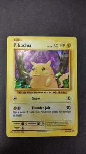 Pokémon TCG Pikachu 35/108 Holo Evolutions 2016 Heavily Played - Picture 1 of 2