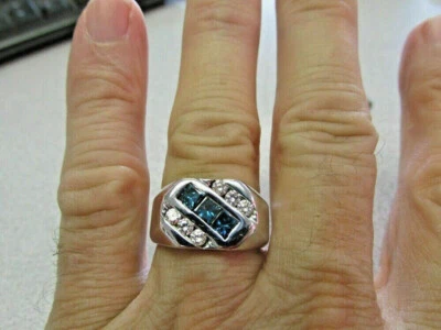 Anillo de compromiso vintage de 3 piedras con zafiro simulado de 2 quilates de oro blanco de 14 quilates para hombre Foto 1 de 4