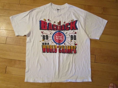 Camiseta Detroit Pistons Back to Back '89 '90 Campeones Mundiales de la NBA L42-44 Manchas Foto 1 de 3