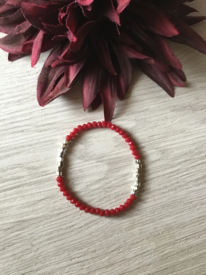Armband  " kleine Würfelperlen" Silber "Glasschliffperlen" rot - Bild 1 von 1