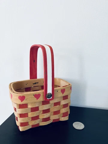 Mini red heart basket Cover