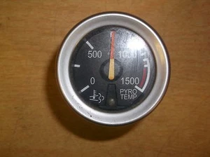 Peterbilt Q43-6013-006E Pyrometer Temperature Gauge *FREE SHIPPING* - Picture 1 of 3