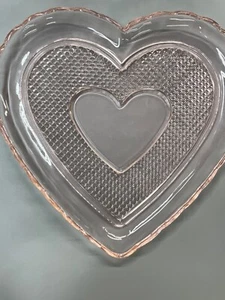 Williams Sonoma Limited Edition Ruffled Heart Serving Plate - Picture 1 of 7