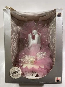 Wilton Loving Traditions Adorno de boda Cake Topper - Imagen 1 de 7