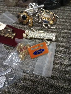 spilla bavero ford vintage motorizzata    - Foto 1 di 3