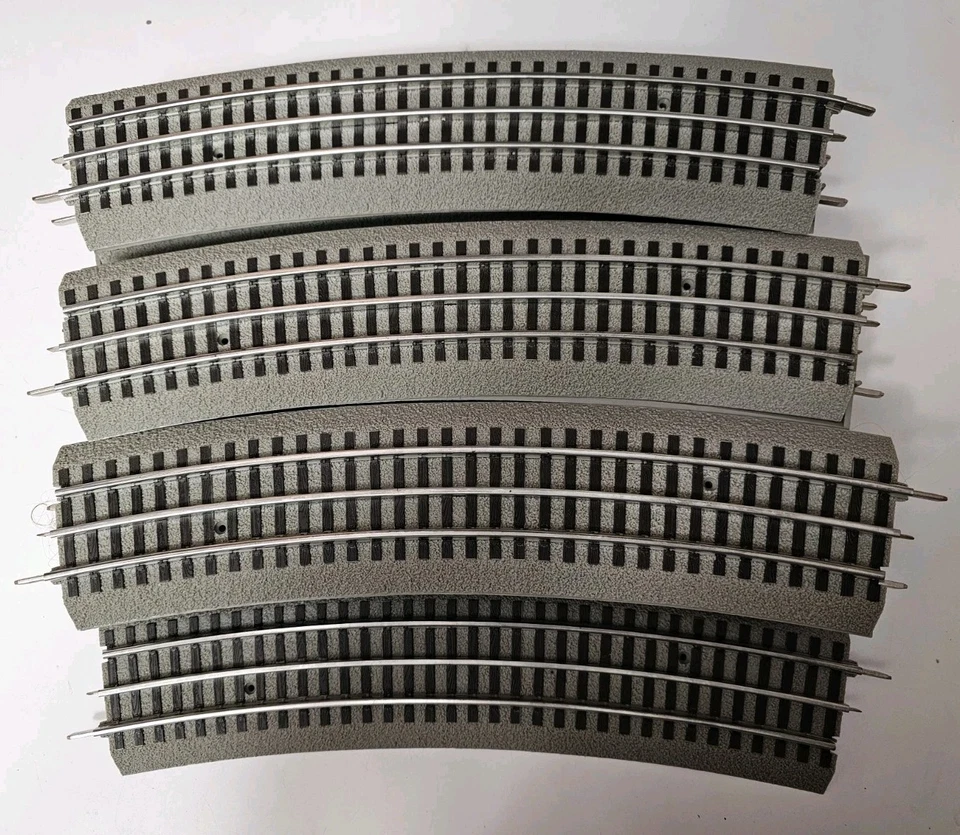 Lionel O 6-12041 FasTrack Lot - O-72 Curve - 16 Pieces, Full Circle EX - LOOK - Image 1 of 4
