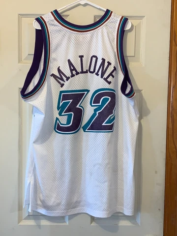MITCHELL & NESS NBA UTAH JAZZ KARL MALONE #32 SIZE 1XLB CHEST IS 27" LENGTH 32" Cover