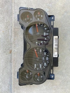 Speedometer Instrument Cluster 07-2010 Silverado Sierra 1500 153,000 miles - Picture 1 of 2