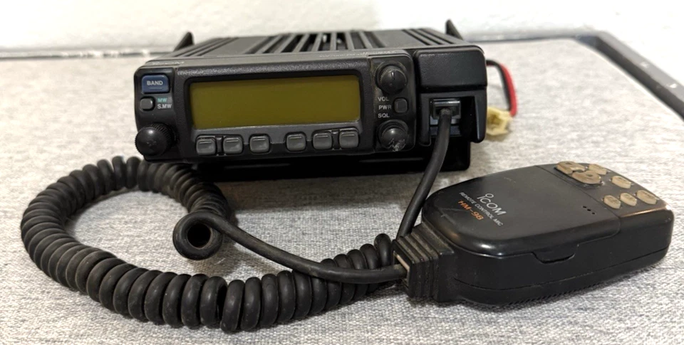 Radioaficionado Icom IC-207 VHF UHF FM transceptor móvil Foto 1 de 4
