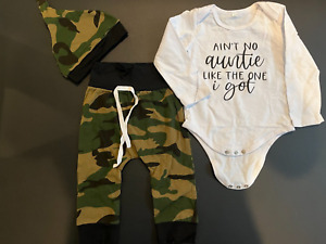 Auntie themed baby set (European size 90)  NEW