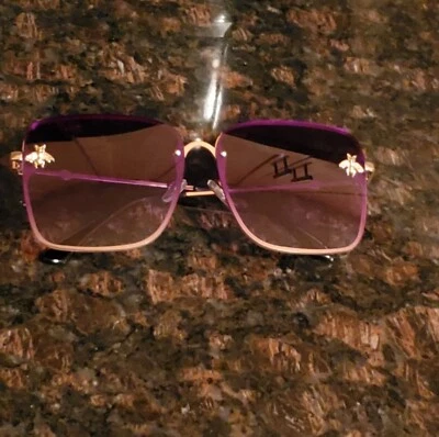 Gradient Bumblebee Designed Frame Square Sunglasses - Image 1 of 4