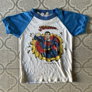 CAMISETA SUPERMAN 1981 de colección con logotipo de puntada única para niños DC Comics talla pequeña para jóvenes - Imagen 1 de 13