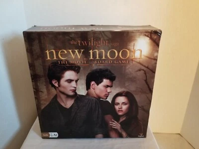 The Twilight Saga NEW MOON MOVIE BOARD GAME 2009 - Image 1 of 4