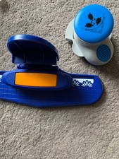 Fiskars holly Punch border Flower punch Christmas card making scrapbooking