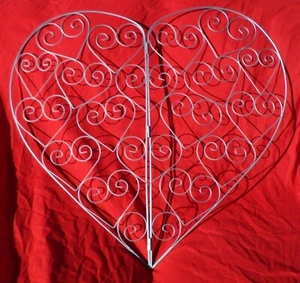 HEART SHAPED METAL WALL ART DECOR PHOTO HOLDER OPEN SCROLL MCM 27"X28" - Picture 1 of 4