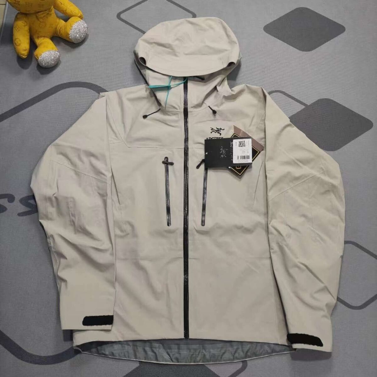 Arc'teryx Alpha SV Water Resistant Coats, Jackets & Vests Arc'teryx Alpha SV Water Resistant Coats, Jackets & Vests